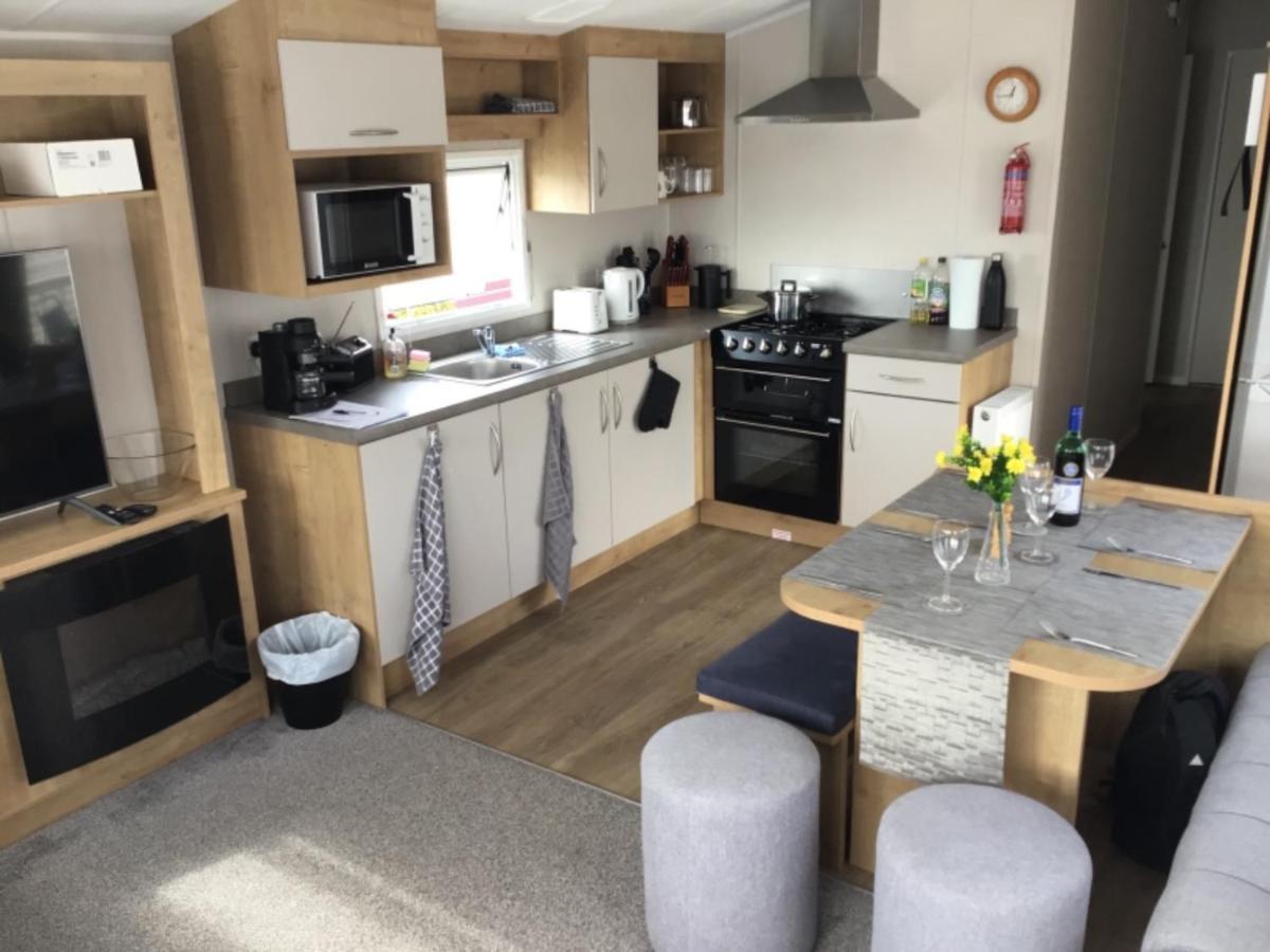 Brookside West Sands Holiday Park Seal Bay เซลซี ภายนอก รูปภาพ